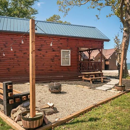 Charming Lakeview Cabin Near Geneva-On-The-Lake! 阿什塔比拉 外观 照片