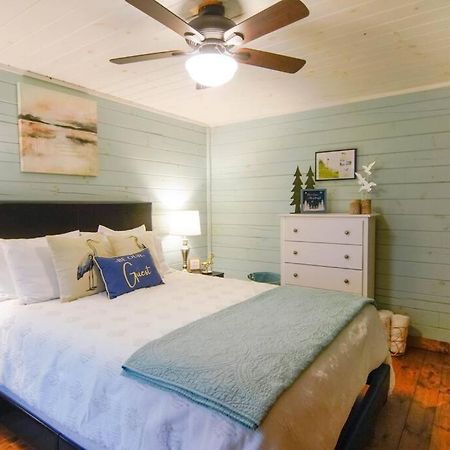 Charming Lakeview Cabin Near Geneva-On-The-Lake! 阿什塔比拉 外观 照片