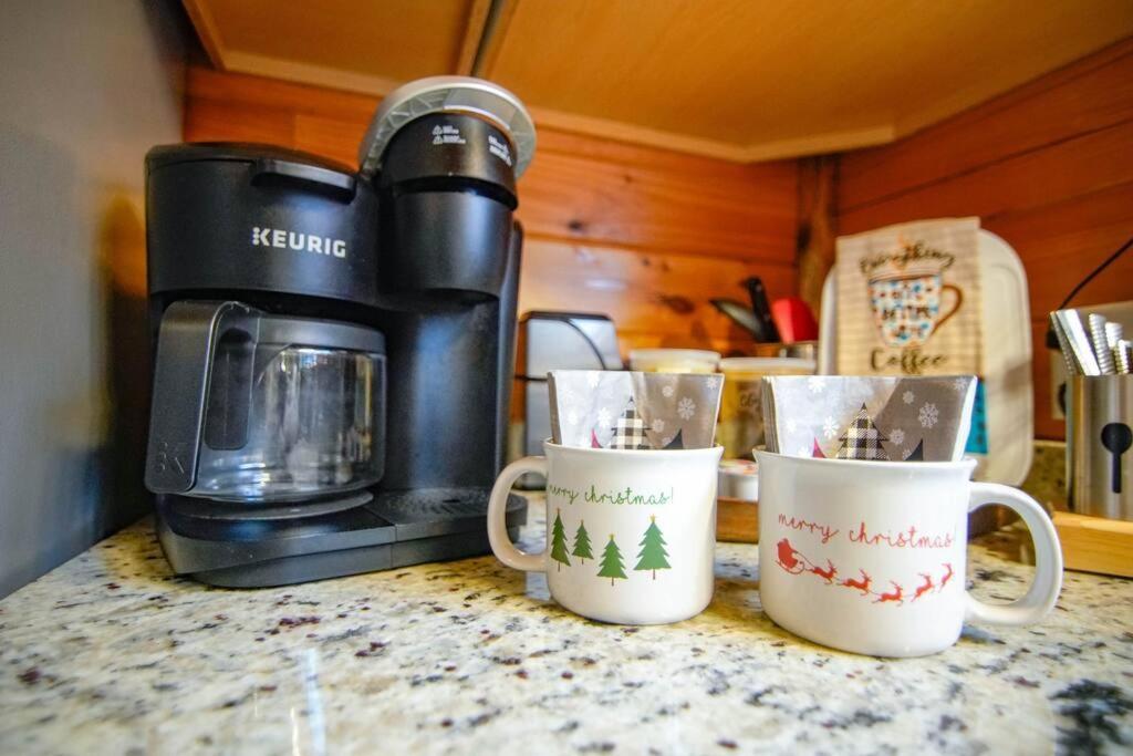 Charming Lakeview Cabin Near Geneva-On-The-Lake! 阿什塔比拉 外观 照片