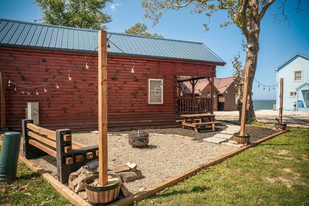 Charming Lakeview Cabin Near Geneva-On-The-Lake! 阿什塔比拉 外观 照片
