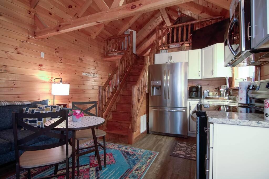Charming Lakeview Cabin Near Geneva-On-The-Lake! 阿什塔比拉 外观 照片