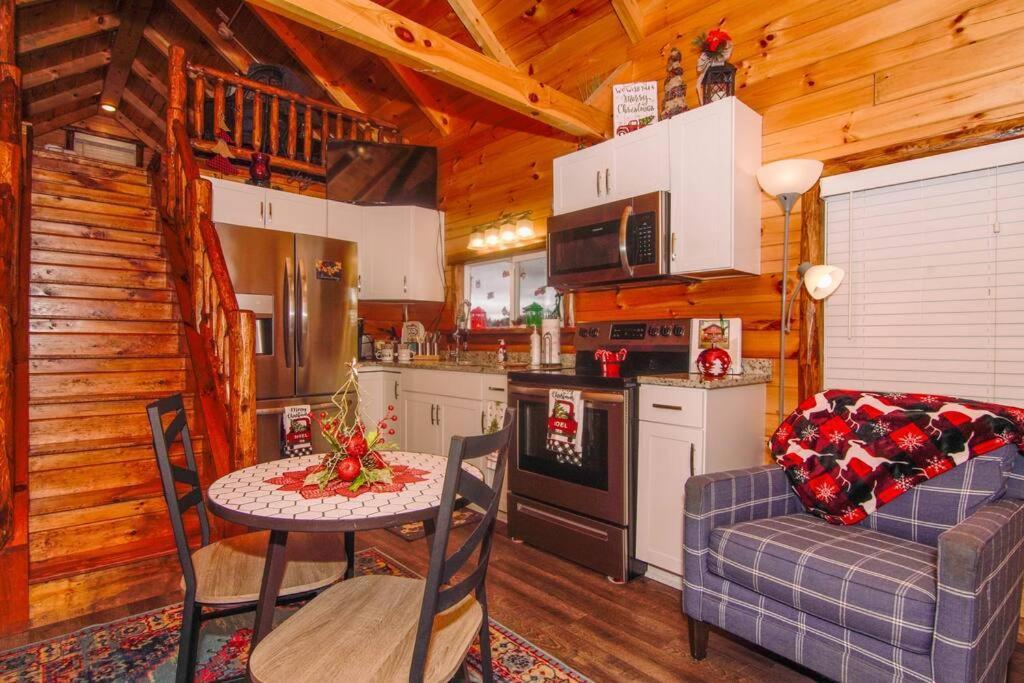 Charming Lakeview Cabin Near Geneva-On-The-Lake! 阿什塔比拉 外观 照片