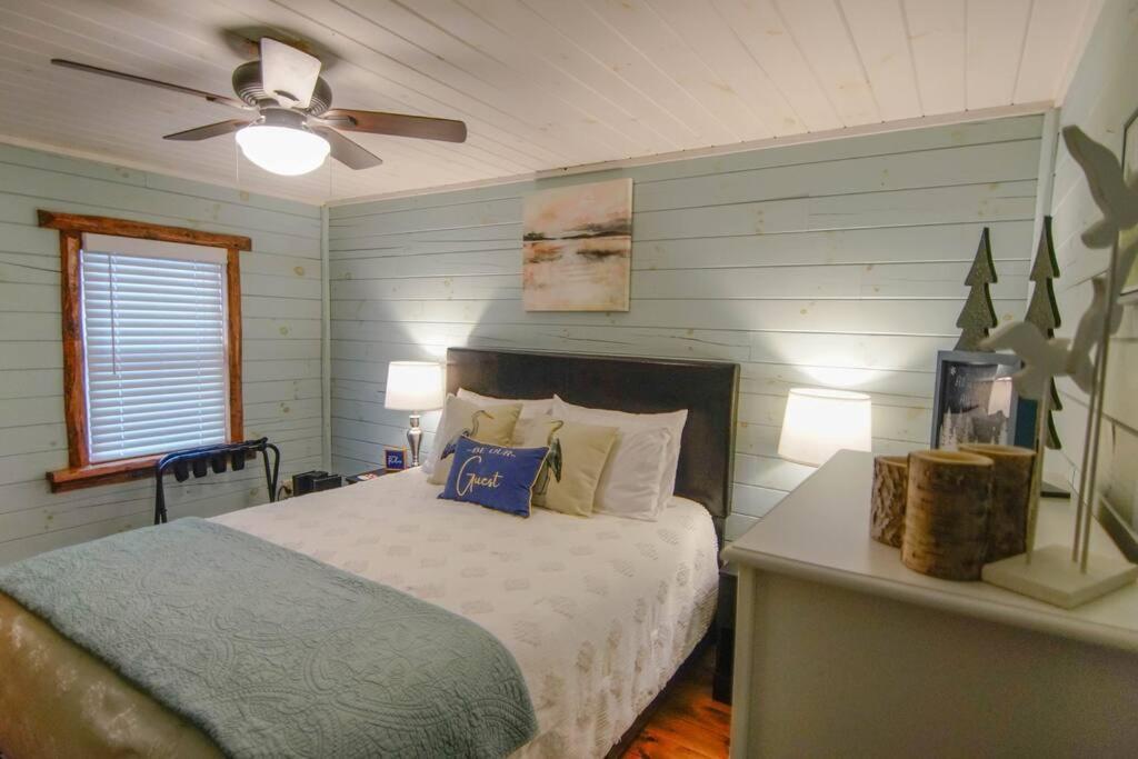 Charming Lakeview Cabin Near Geneva-On-The-Lake! 阿什塔比拉 外观 照片