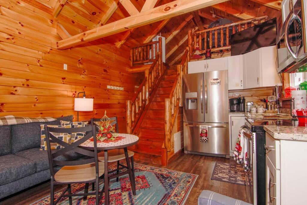 Charming Lakeview Cabin Near Geneva-On-The-Lake! 阿什塔比拉 外观 照片